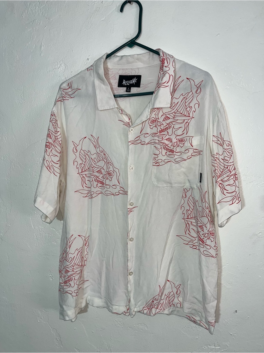 Welcome White Short-Sleeve Button-Up Red Skull Line Art Devil Skeleton Men’s L